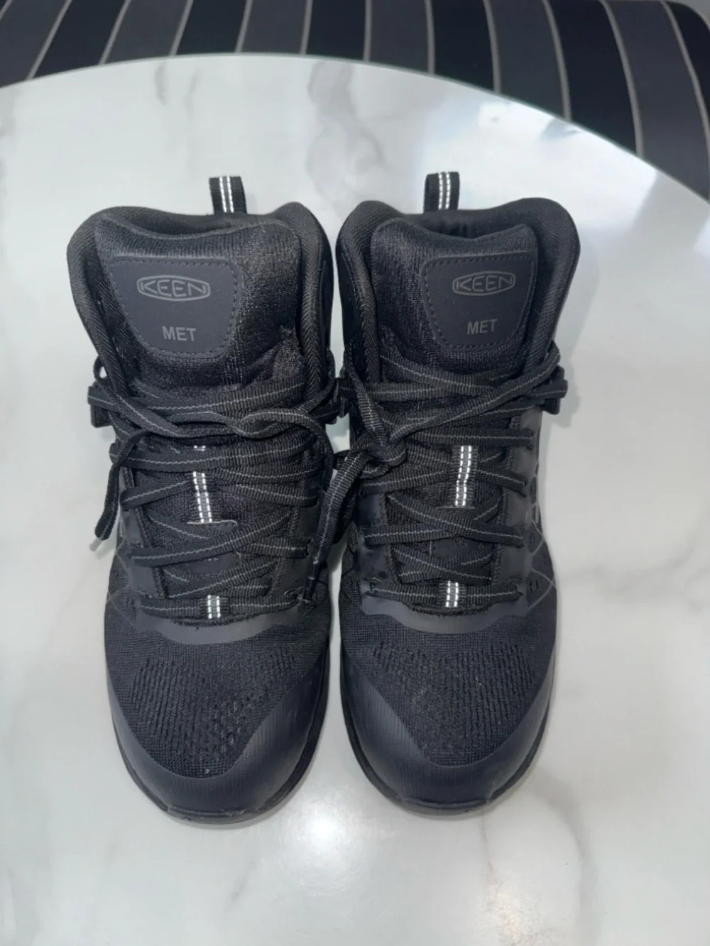 KEEN Men's Black Mid-Height Hiking Boots